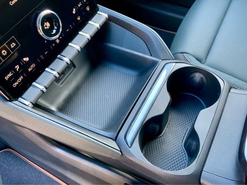 New 2026 GMC Terrain AT4 w/ LPO, Black Badging Package image 43