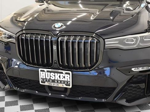 Used 2022 BMW X7 xDrive40i w/ M Sport Package AWD/4WD image 14
