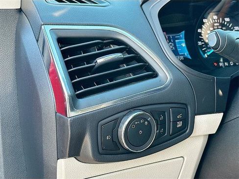 Certified 2024 Ford Edge Titanium image 10