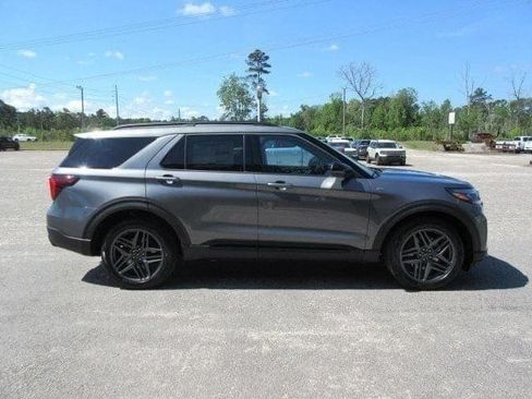 New 2026 Ford Explorer ST-Line w/ ST-Line Street Pack RWD image 6