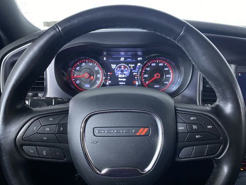 Used 2020 Dodge Charger SXT w/ Blacktop Package image 3