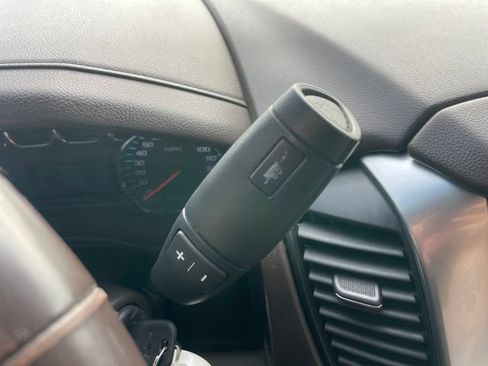 Used 2017 Chevrolet Suburban LT RWD image 15