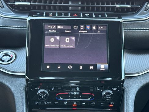 Certified 2024 Jeep Grand Cherokee Altitude AWD/4WD image 21
