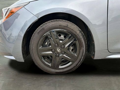 Used 2022 Toyota Corolla LE FWD image 36