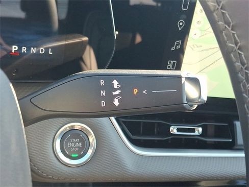 New 2026 Chevrolet Equinox LT w/ Convenience Package II image 8