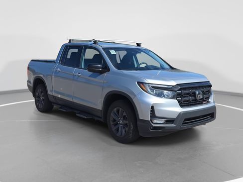 Used 2024 Honda Ridgeline Sport image 3