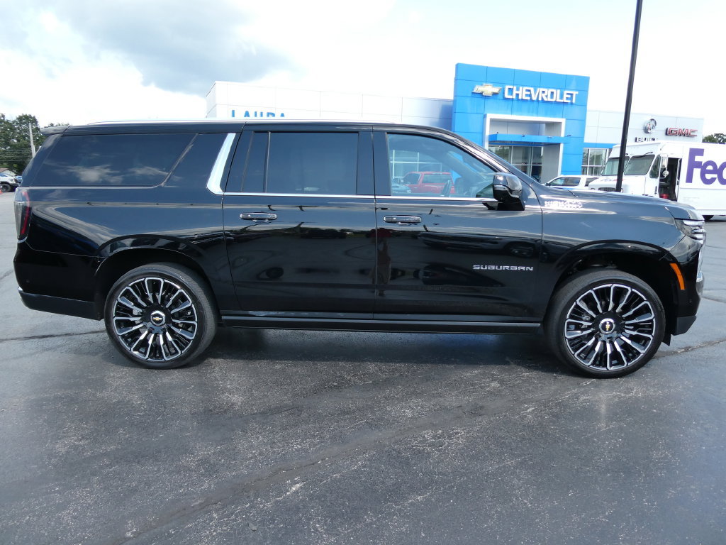 Certified 2025 Chevrolet Suburban High Country AWD/4WD image 4