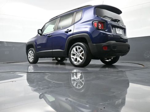 Used 2018 Jeep Renegade Latitude image 30