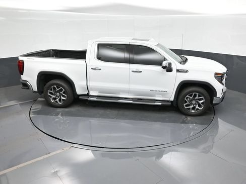 Used 2024 GMC Sierra 1500 SLT w/ SLT Premium Plus Package AWD/4WD image 31