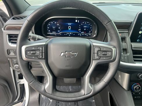 Used 2022 Chevrolet Tahoe Z71 w/ Luxury Package AWD/4WD image 12