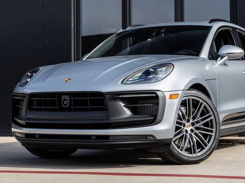 Certified 2026 Porsche Macan GTS AWD/4WD image 7