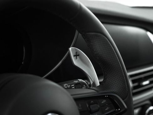 New 2025 Alfa Romeo Giulia w/ Veloce Package Rwd image 23