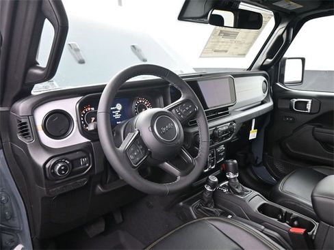 New 2025 Jeep Gladiator Sport image 41