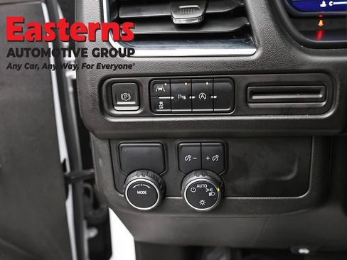 Used 2023 Chevrolet Suburban Premier RWD image 22