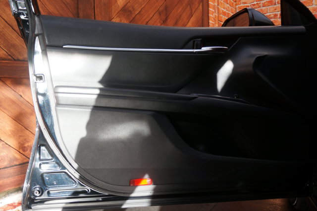 Used 2020 Toyota Camry SE FWD image 29