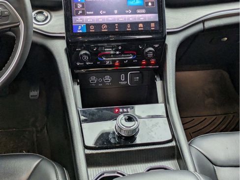 Used 2024 Jeep Grand Cherokee Limited w/ Black Appearance Package image 18