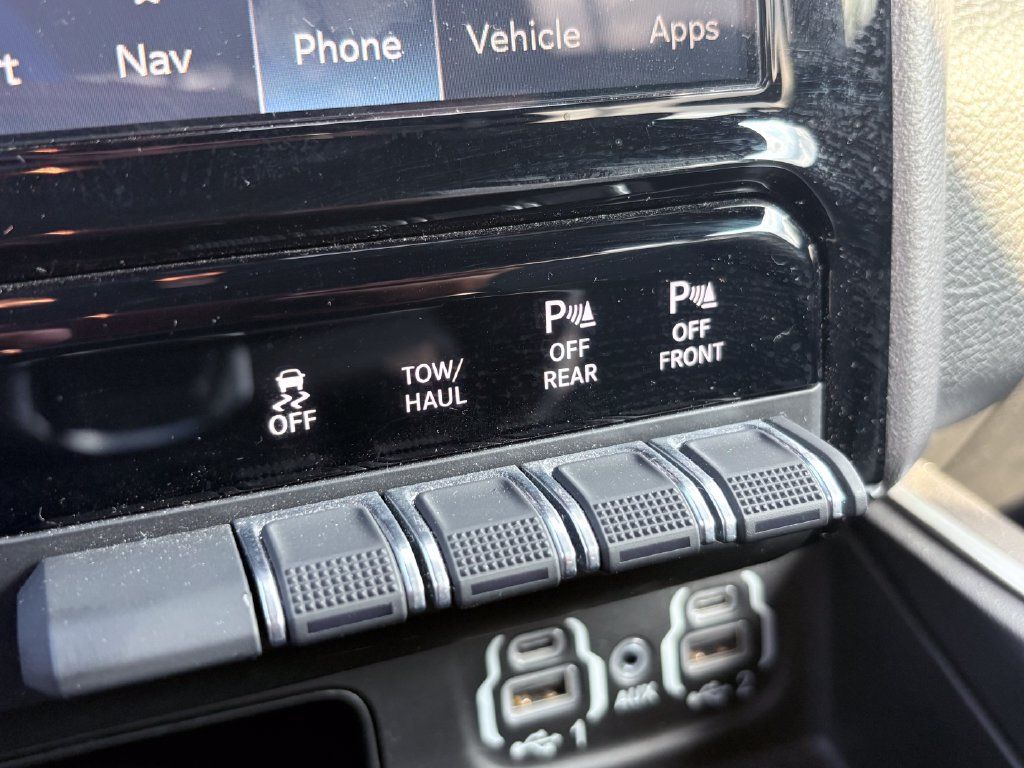 Used 2023 RAM 1500 Big Horn AWD/4WD image 7