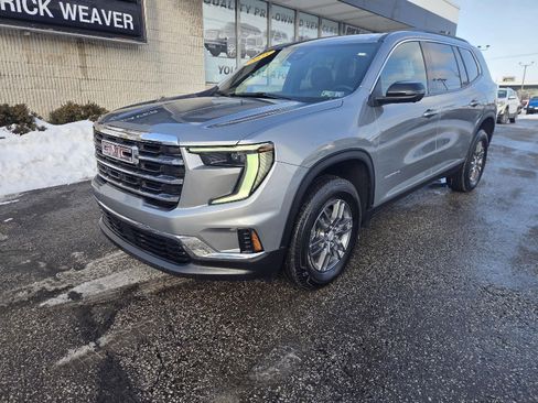 New 2025 GMC Acadia Elevation AWD/4WD image 2