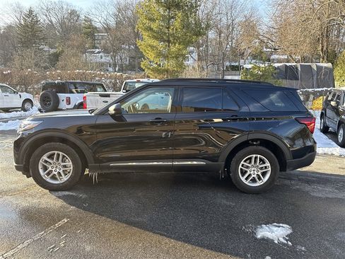 Used 2025 Ford Explorer Active image 6