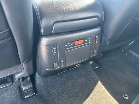 Used 2020 Nissan Armada Platinum w/ Captain's Chairs Package AWD/4WD image 43