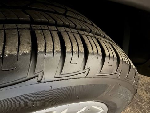 Used 2018 Ford Explorer Limited image 11