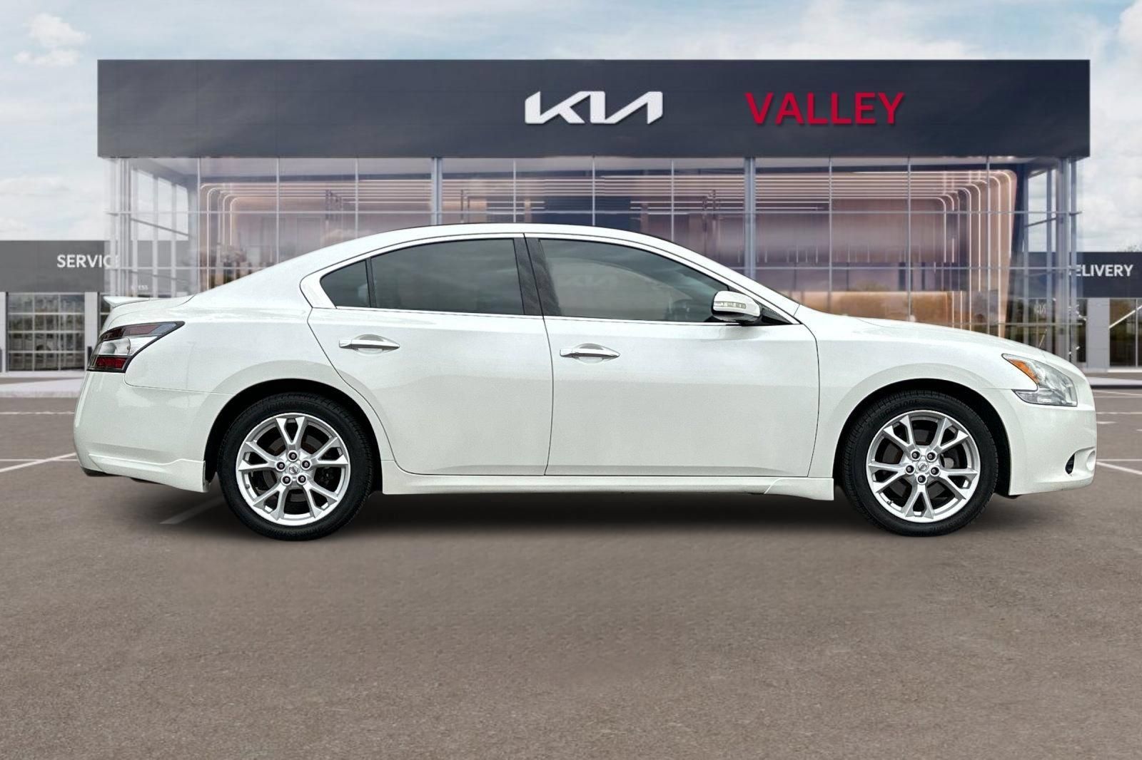 Used 2014 Nissan Maxima 3.5 SV w/ Premium Package FWD image 3