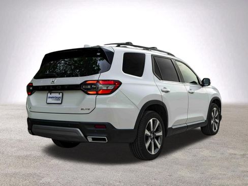 Used 2024 Honda Pilot Elite image 9