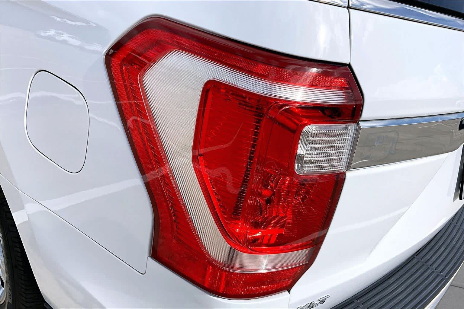 Used 2019 Ford Expedition XLT w/ Equipment Group 202A RWD image 29