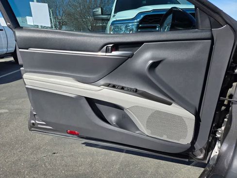 Used 2022 Toyota Camry LE image 18