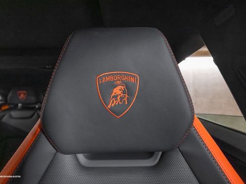 Used 2025 Lamborghini Urus SE image 35