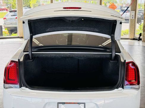 Used 2023 Chrysler 300 C RWD image 11