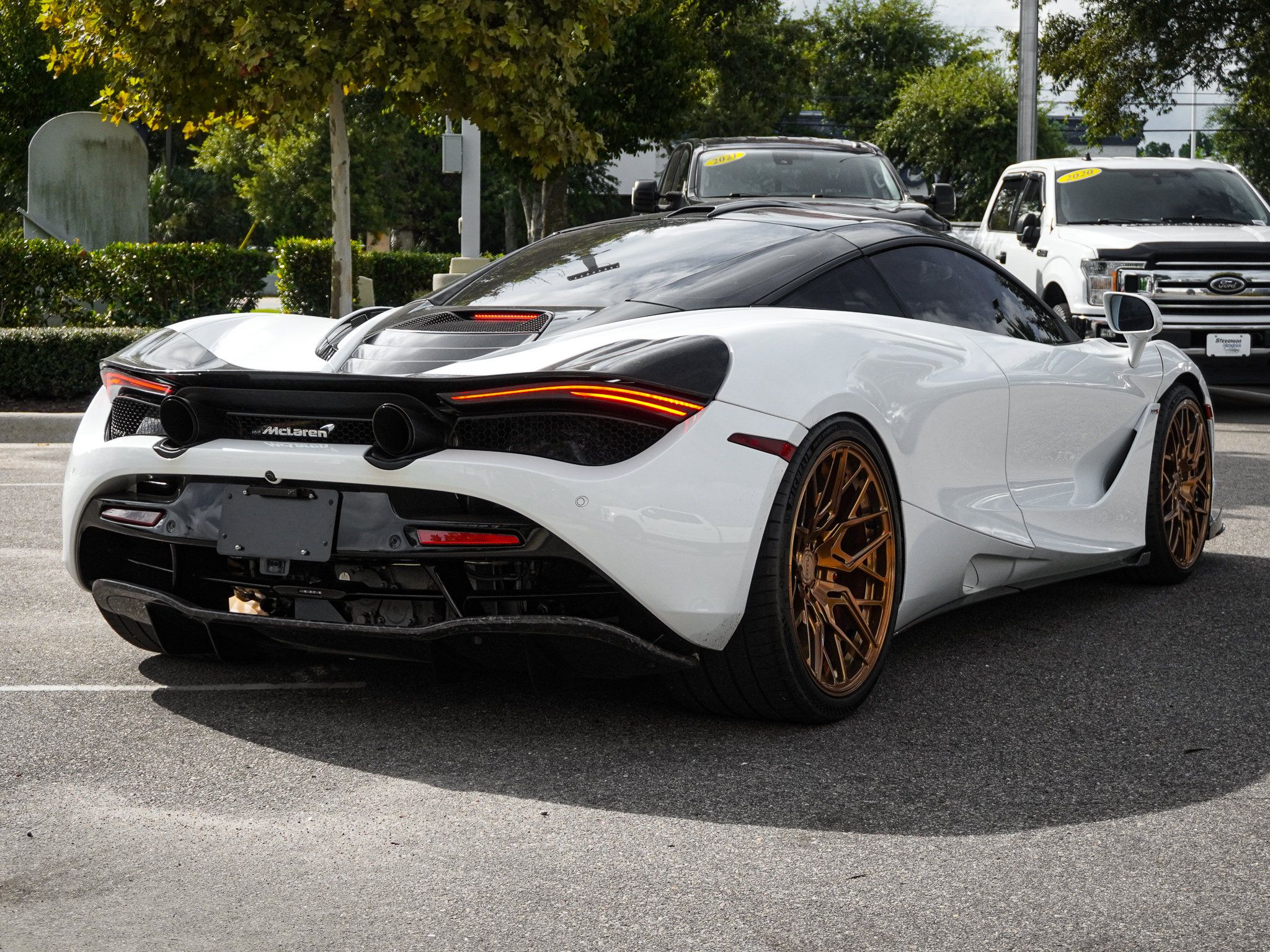 Used 2019 McLaren 720S RWD image 13