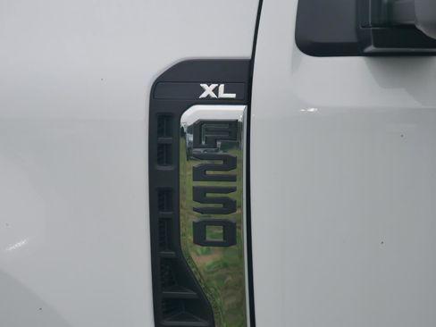 New 2025 Ford F250 XL w/ XL Chrome Package image 44