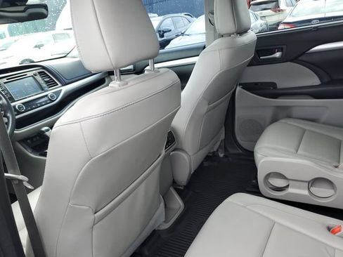 Used 2018 Toyota Highlander XLE w/ Protection Package #3 AWD/4WD image 14
