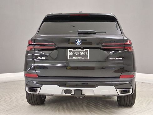New 2026 BMW X5 xDrive50e w/ Parking Assistance Package AWD/4WD image 8
