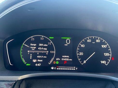 Used 2025 Honda Civic Sport image 18