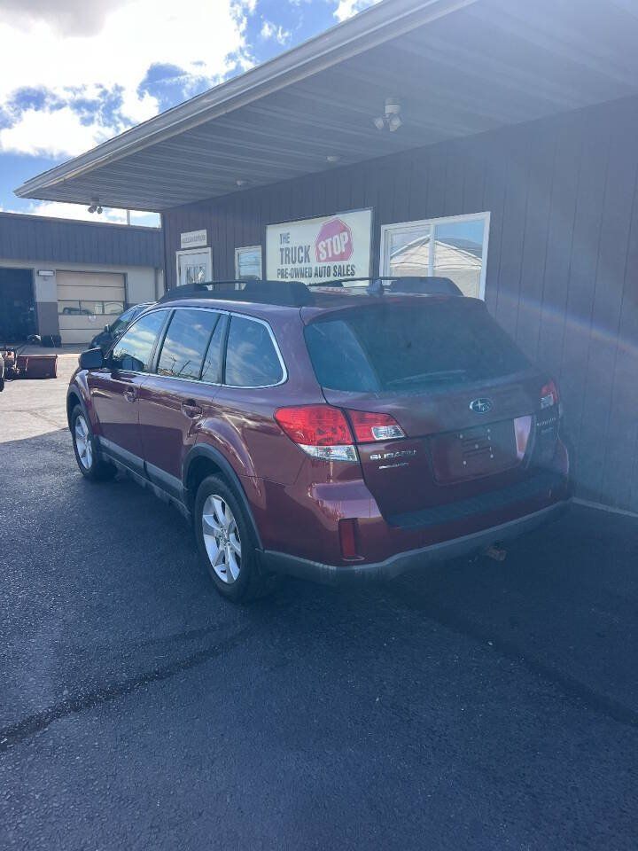 Used 2013 Subaru Outback 3.6R Limited w/ Moonroof Pkg AWD/4WD image 3