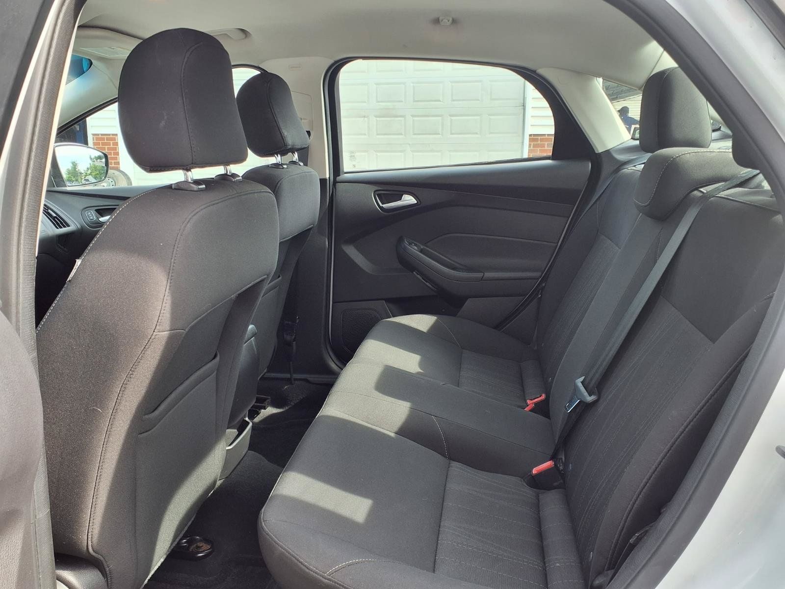 Used 2015 Ford Focus SE FWD image 10