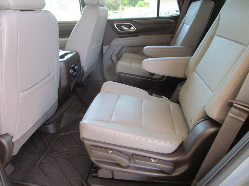 Used 2023 Chevrolet Tahoe LT w/ Luxury Package RWD image 25