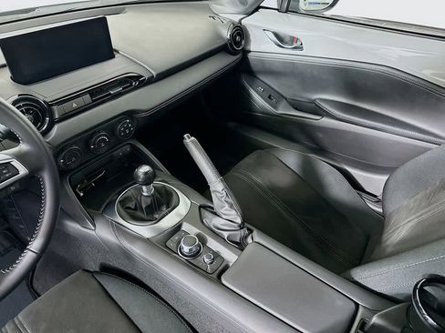 Used 2024 MAZDA MX-5 Miata Club image 11