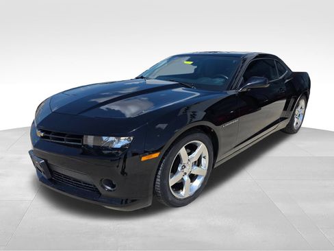 Used 2015 Chevrolet Camaro LT RWD image 1