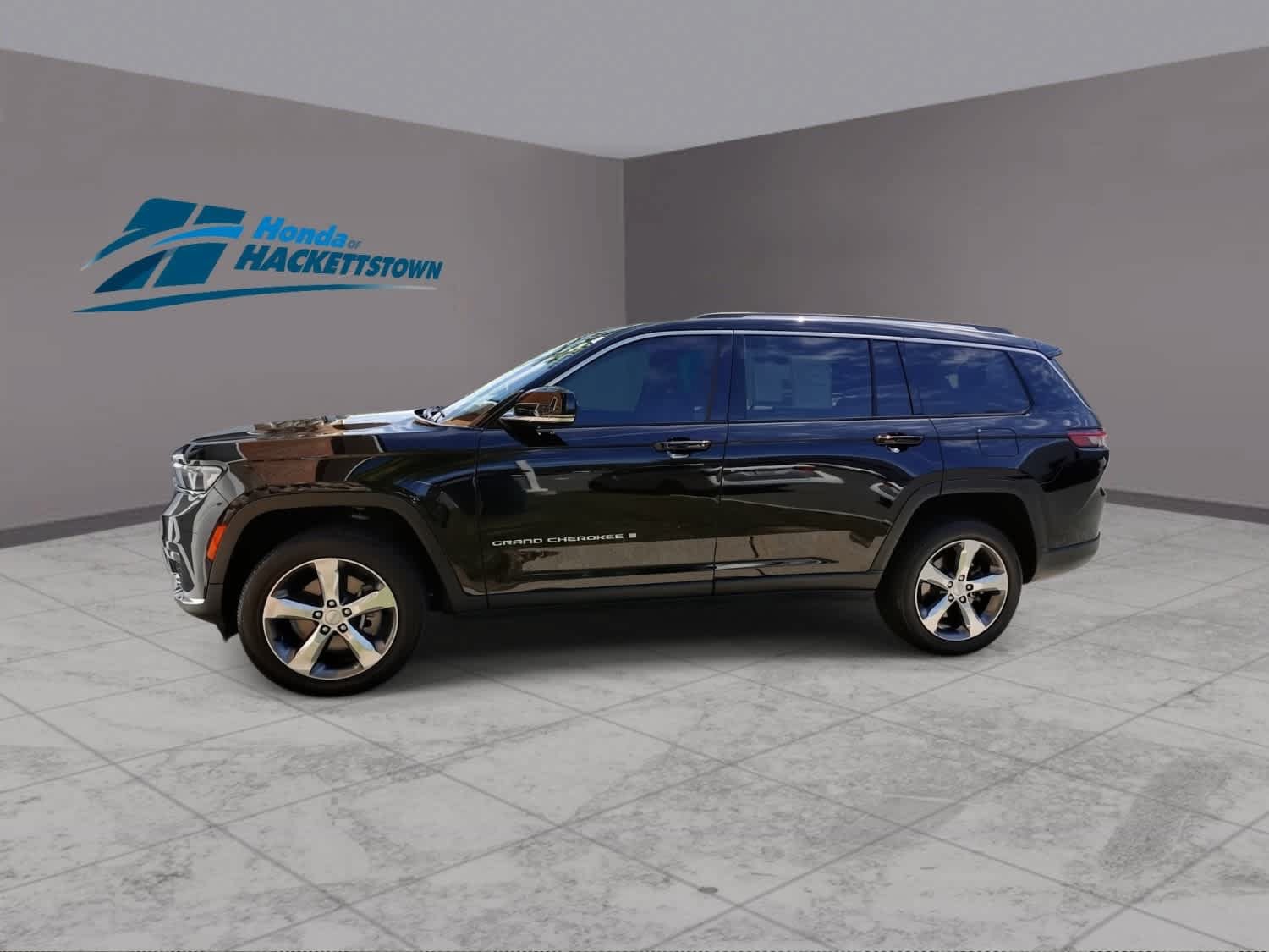 Used 2022 Jeep Grand Cherokee L Limited AWD/4WD image 4