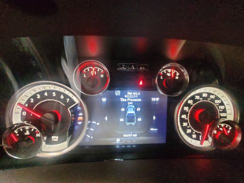 Used 2013 RAM 1500 Laramie w/ Convenience Group AWD/4WD image 23