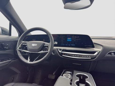 Used 2024 Cadillac Lyriq Luxury AWD/4WD image 14