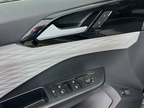 Used 2024 Volkswagen Taos S image 15