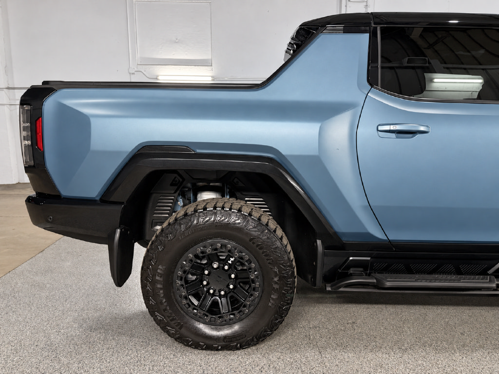 Used 2024 GMC Hummer EV 3X w/ Omega Edition AWD/4WD image 8