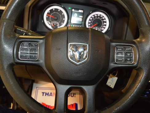 Used 2020 RAM 1500 Classic SLT image 18