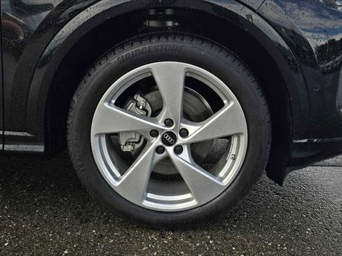 New 2025 Audi Q5 Prestige image 9