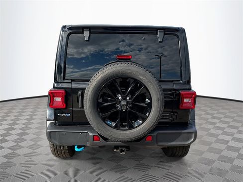 Used 2022 Jeep Wrangler Unlimited Sahara w/ Cold Weather Group image 7