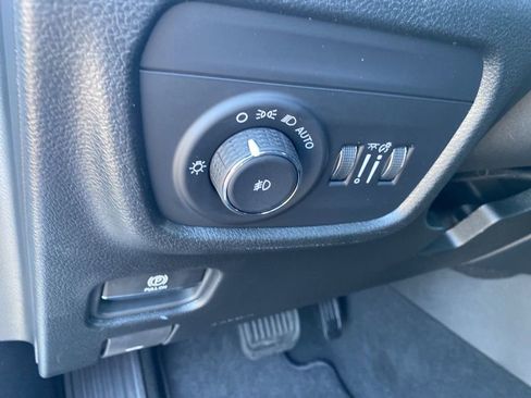 New 2025 Jeep Grand Cherokee Limited w/ Black Appearance Package image 15